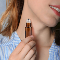 11 Hoa Kinh UV-protected amber bottle highlights durable glass shielding blends.