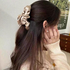 Agirlvct nonslip design keeps hairstyles secure during activity.