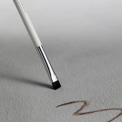 ALBEAUT flat eyebrow concealer brush offers multipurpose design for precise lines.
