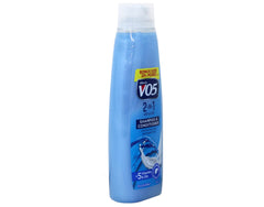 Alberto VO5 2-in-1 pour action suggests easy, quick hair washing routine.