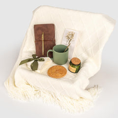 Anforsun lavender candle shown for a relaxing atmosphere and stress-free ritual.