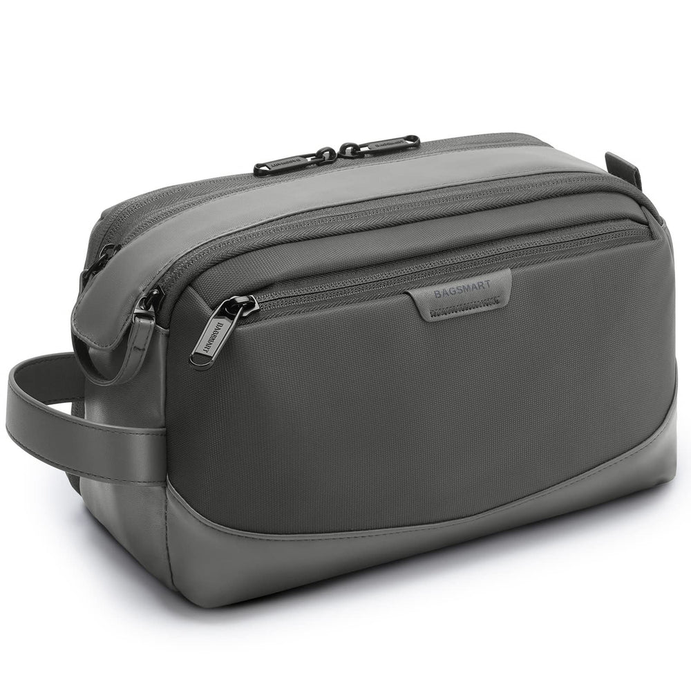 BAGSMART Toiletry Bag with water-resistant material keeps belongings clean on travel