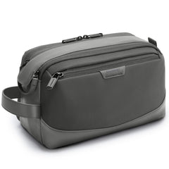 BAGSMART Toiletry Bag with water-resistant material keeps belongings clean on travel