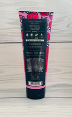 Bath and Body Works Strawberry Pound Cake Ultra Shea Cream pack back shows texture and fragrance.