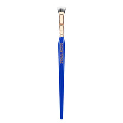 Bdellium Tools blue lacquer handle offers ergonomic grip for steady mascara application.