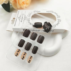BDKAIWU glossy-finish press-ons deliver chic shine without salon appointment.