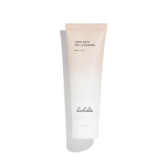 Borboleta Lash Bath Gel Bottle demonstrates gentle cleansing for lash extensions.