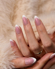 BTArtboxnails XCOATTIPS patented X-COAT tech enabling seamless UV cure.