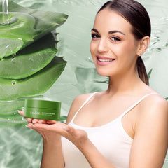 Caewous Under Eye Patches hydrogel application demonstrating soothing texture