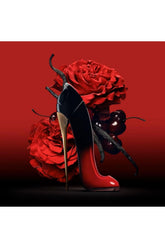 Carolina Herrera Very Good Girl Elixir bottle close-up, ideal for evening style inspiration.