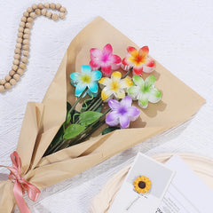 CHANDAT Hawaiian claw clip hibiscus-petal design adds tropical flair and secure hold.