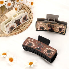 Ciyvolyeen neutral vintage-tone clip blending with casual and formal looks.