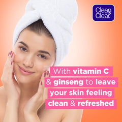 Clean & Clear Morning Energy rinse-off shows clean, smooth skin after cleansing.