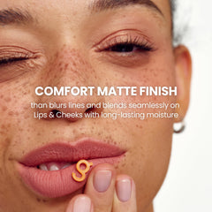 COLORGRAM Nude Blur Tint Romantic Coral close-up texture reveals velvety matte finish.