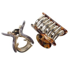 Cuizhiyu double-teeth clip demonstrates secure grip for smooth hair.