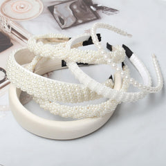 Cuizhiyu white pearl headbands beads detail shows 0.8mm beads for subtle sparkle