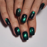 Curvlife Curvlifie cat-eye nails 3-angle view for chic color-shifting nail art.