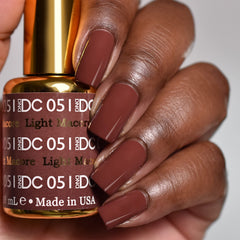 Daisy DND DC Brown Collection duo pack ideal for coordinating gel and lacquer shades