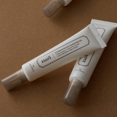 DearKlairs Fundamental Eye Awakening Gel cooling sensation provides a refreshing wake up for tired eyes.