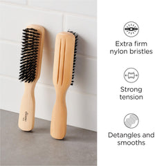 Diane cepillo barbero mango ergonómico facilita agarre cómodo durante peinado