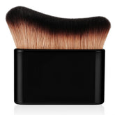 Diryi professional kabuki brush for face-application delivers flawless, streak-free blending.