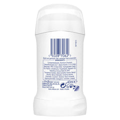 Dove Invisible Dry Stick muestra aplicación suave y seca sin dejar manchas en la ropa.