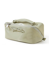 Eachy makeup bag pearl-sheen PU finish, stylish storage for cosmetics on the go.