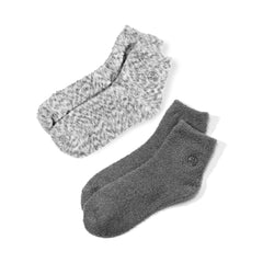 Earth Therapeutics Aloe Socks aloe-vera-infusion close-up highlights soothing hydration.