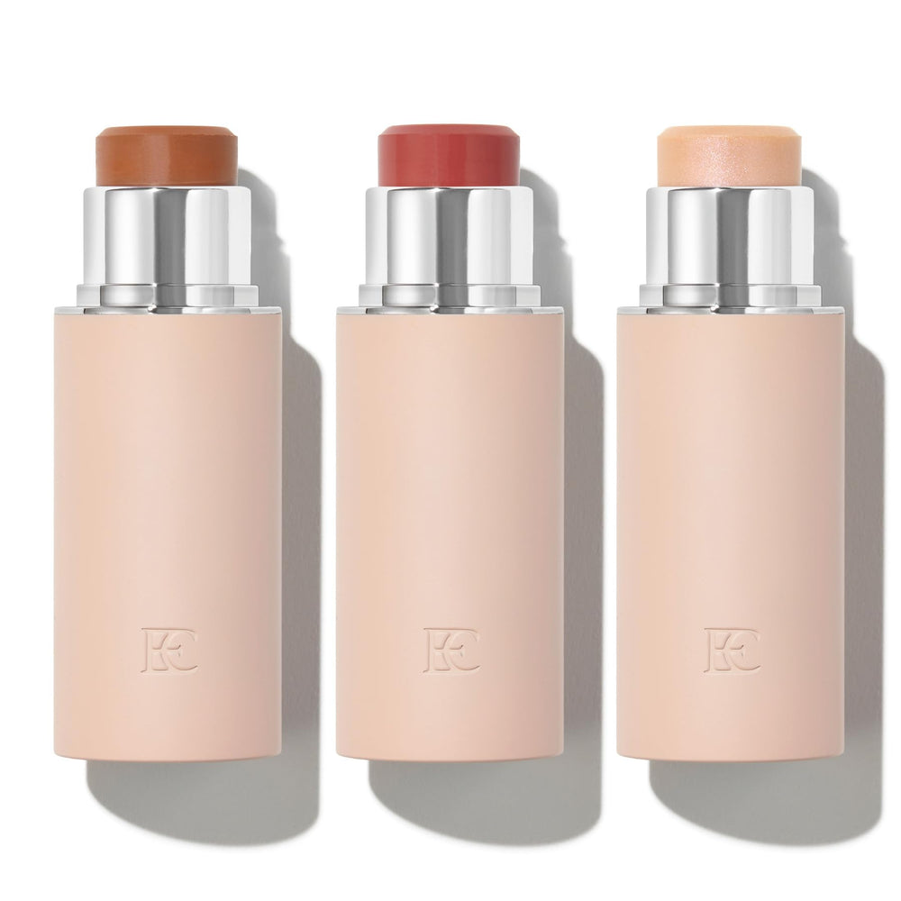 EarthsCure Glow Trio packaging front view; compact and TSA-friendly for on-the-go radiance.