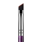 EIGSHOW Eyeliner Brush Fine Angled delivers precise lines for tight lash spaces.