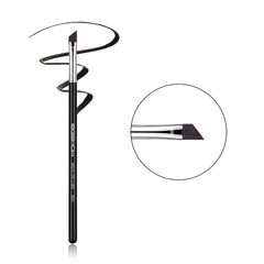 EIGSHOW Eyeliner Brush Ultra fine bristles enable crisp eyeliner during precision work.