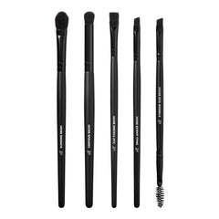 e.l.f. Ultimate Eyes Flat Eyeliner Brush close-up demonstrates precise lines for defined eyes.