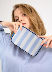 EMBRUNIOICE Stripe makeup bag open interior, spacious space for cosmetics on the go.