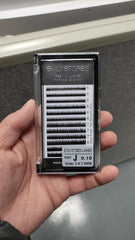 EMILYSTORES black semi-dull lashes provide natural finish for subtle enhancement