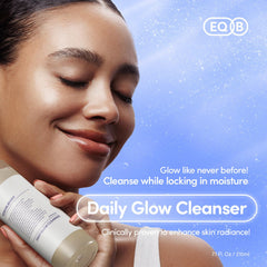 EQQUALBERRY Daily Glow Gel Cleanser pour demonstrates easy makeup removal.