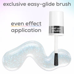 essie cromo satinado: velo azulado para un tono liso y elegante.