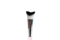 Feels Lash cepillo con fibra sintética suave para lavado delicado.