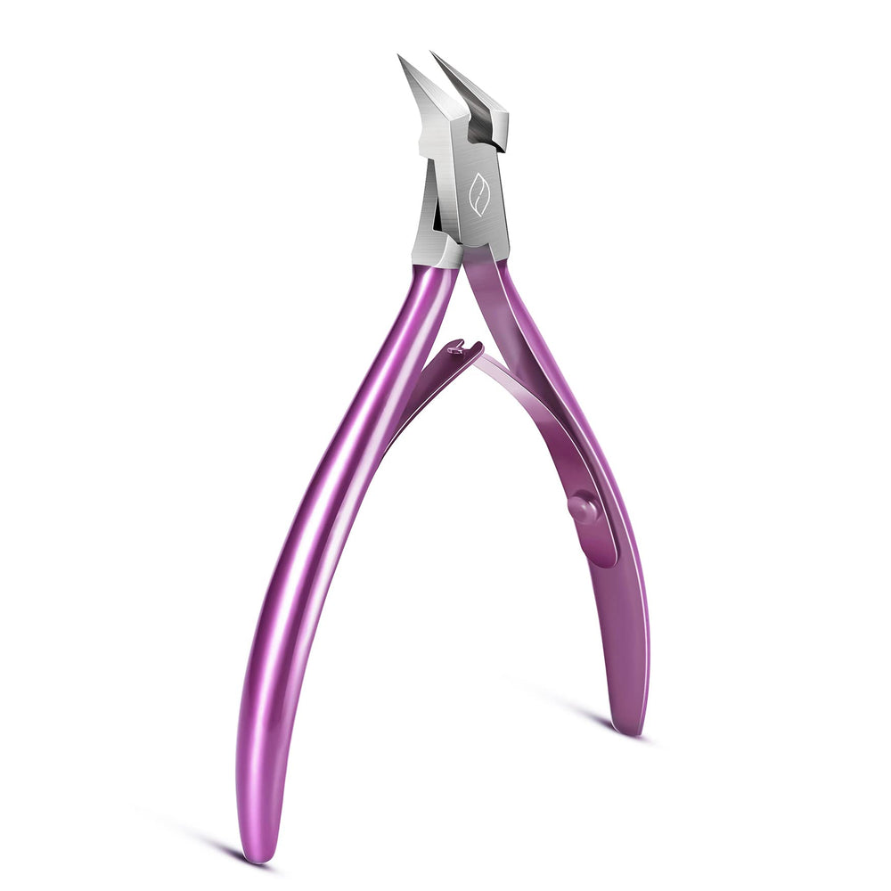 FERYES toenail clipper straight blade front view enables precise straight cuts.