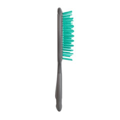 FHI Heat UNbrush bristle detail highlights DuoFlex anti-static bristles for gentle detangling.