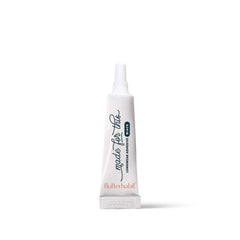 FlutterHabit Made for This adhesive 3ml bottle close-up showing long-lasting hold.