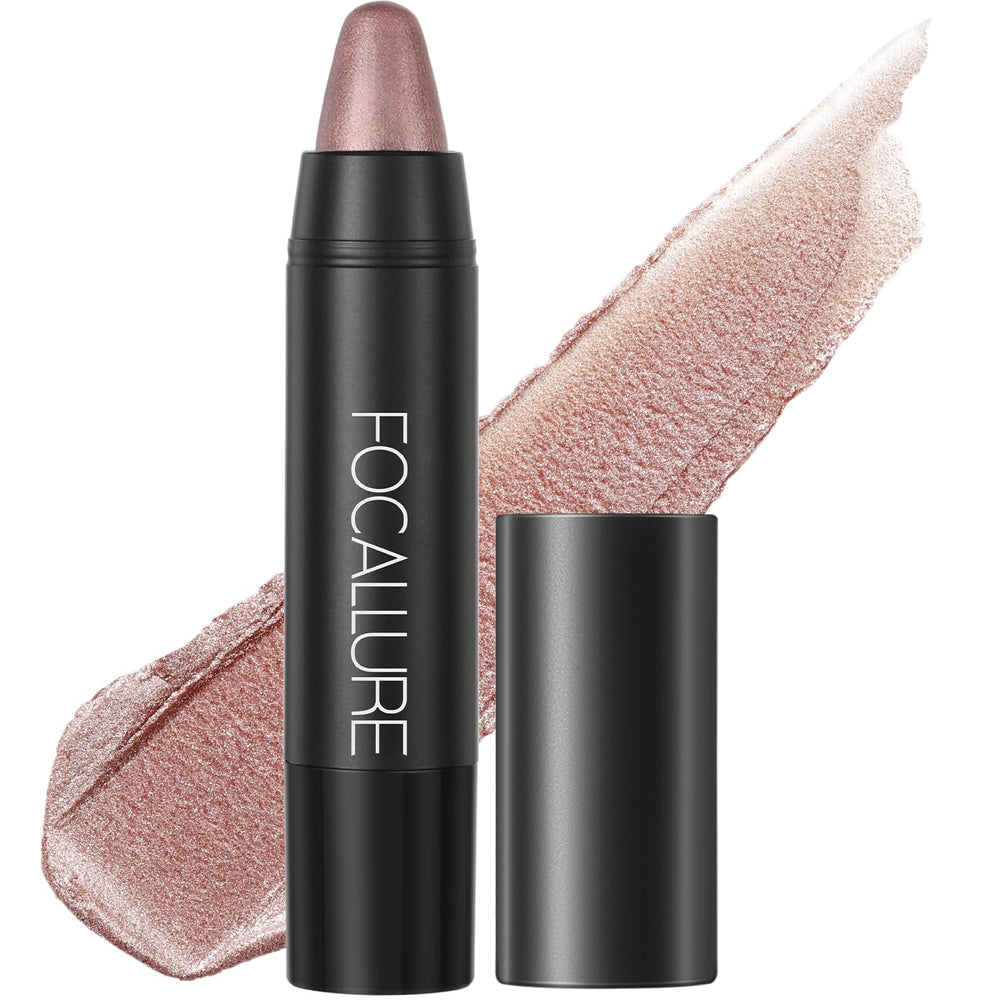 FOCALLURE Ultra Chic Lipstick application shows vibrant color and luminous shine for natural lips.