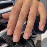 Foccna Uñas postizas tono natural beige cuadradas para manicura rápida en casa.