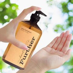 Further glycerin hand soap pour captures bright, refreshing aroma during use.