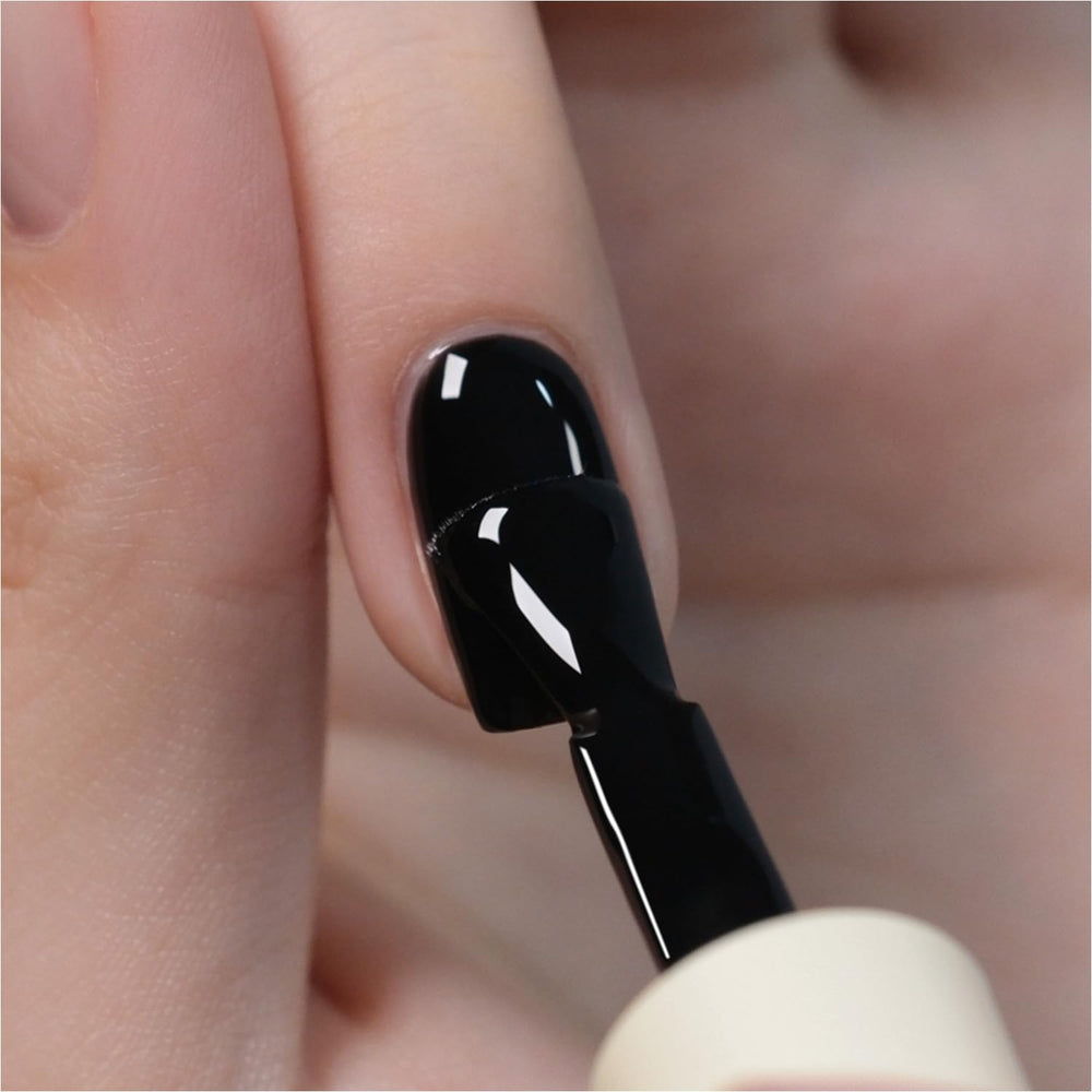 GAOY Black Gel Nail Polish 3114 bottle close-up for a sleek jet-black manicure