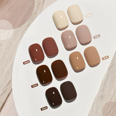 GAOY nude-brown fall gel-polish-bottle-2 provides durable color for long wear.