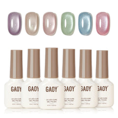 GAOY cat eye magnet close-up with icy sheer gel for shimmering nails