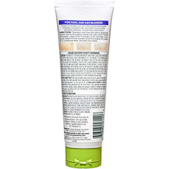 Garnier Nutrisse color mask application on hair for fast refresh between colors.