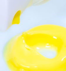 Geek & Gorgeous A-Game retinal serum dropper demonstrates precise dosing for consistent nightly use