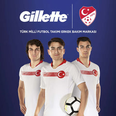 Gillette Fusion5 cartridge with flexible comfort guard following facial contours.