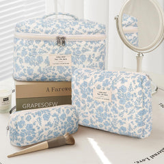 GISMTR coquette makeup bag travel-zipper closeup shows durable storage for cosmetics.
